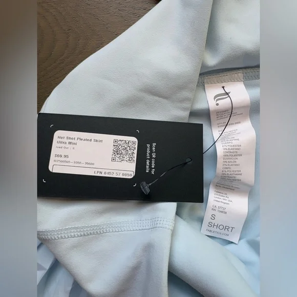 New Fabletics Hot Shot Pleated Skirt/Built-In Shorts Ultra Mini Iced Out Size S - Picture 5 of 13